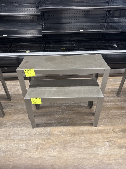 Metal display nesting tables - lot of 2