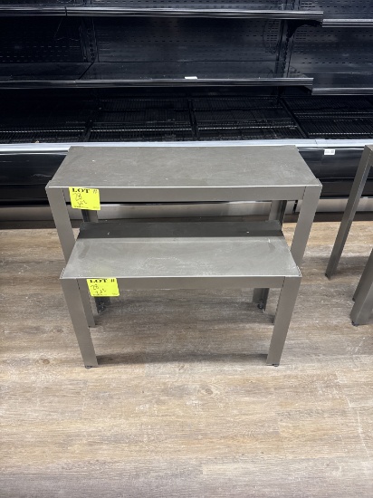 Metal display nesting tables - lot of 2
