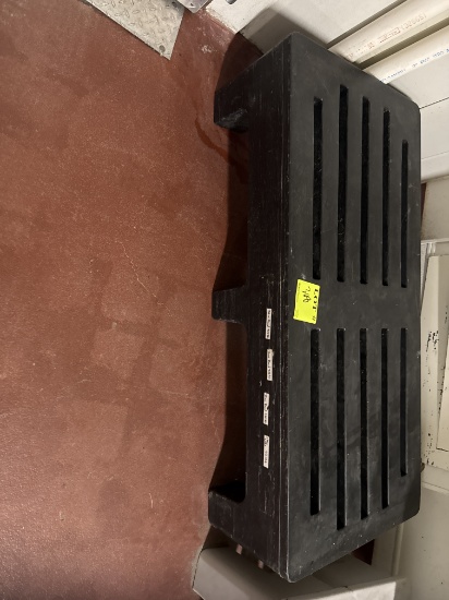 Molded dunnage rack 48" x 22" x 12"