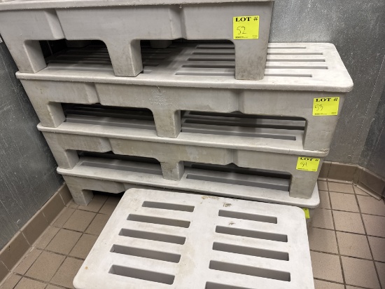 Molded dunnage rack 60" x 22" x 12"