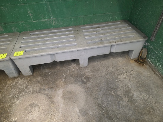 Molded dunnage rack 60" x 22" x 12"