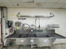 Stainless steel 3 compartment - 3’ x 116” w/ Ecolab station