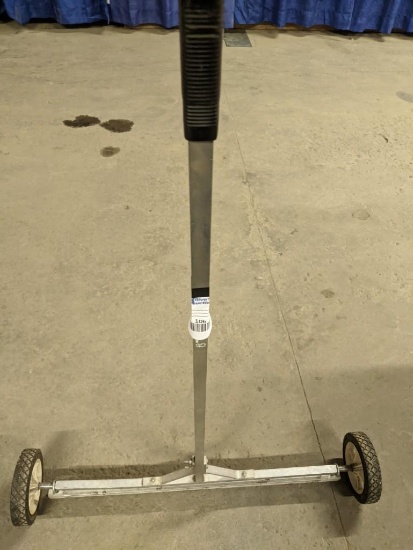 Magnetic Sweeper with wheels