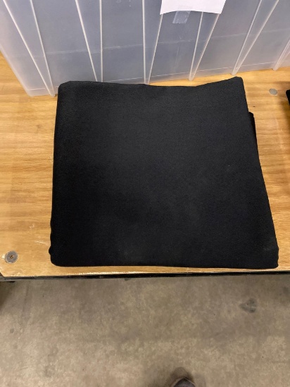 Tablecloth/table skirt