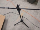 Microphone stand