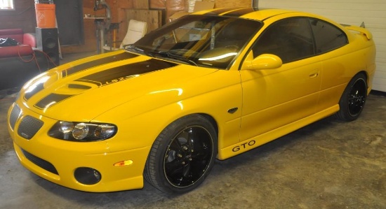 2005 Pontiac GTO Yellow Jacket