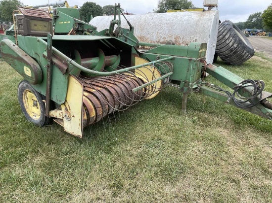 John Deere 24T Square Baler