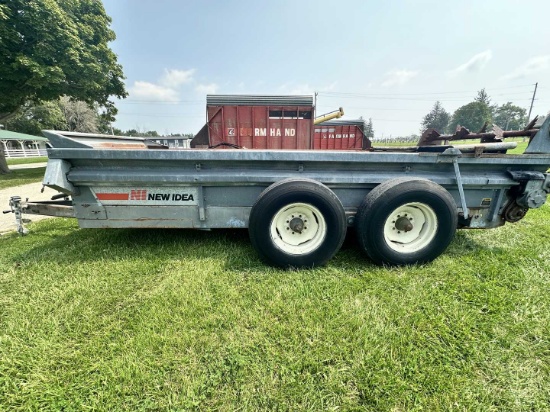 New Idea 3632 Spreader