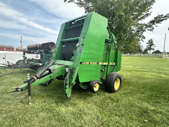 John Deere 435 Round Baler