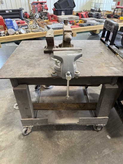 Welding table w/ vice & 2 anvils