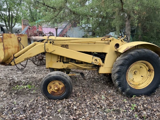 Massey Ferguson Industrial Loader
