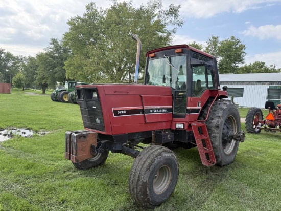 IH 5288 tractor