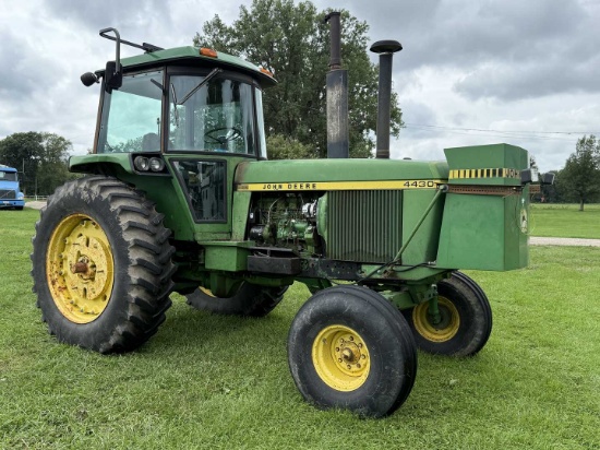 John Deere 4430