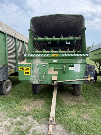 Miller Victor 20F Silage Wagon