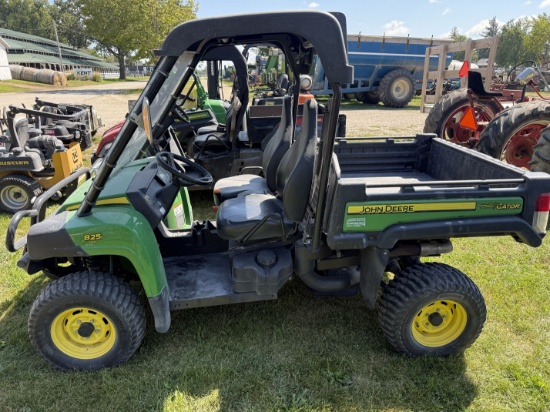 John Deere 835i Gator
