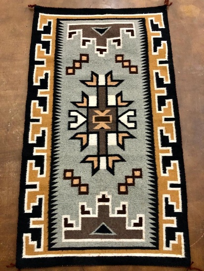 Pleasing Style Navajo Textile