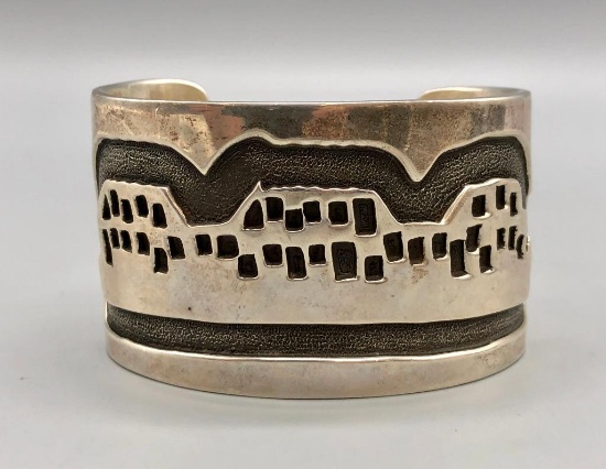 Hefty Overlay Storyteller Bracelet