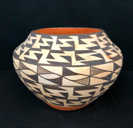 Older Acoma Pottery Vessel