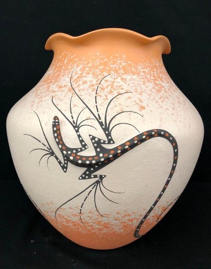 Nice Lizard Pot by Deldrick & Lorenda Cellicion