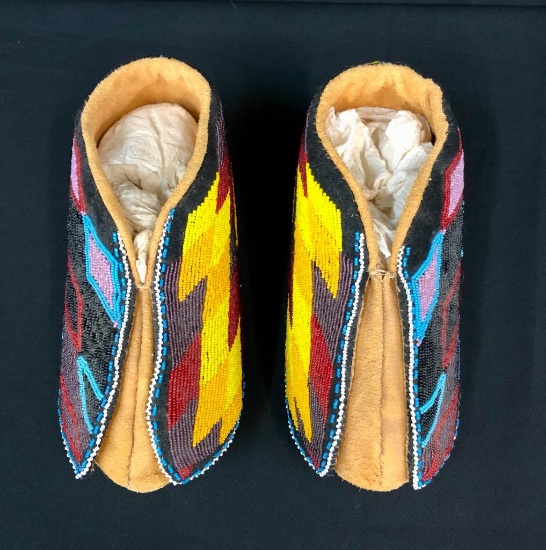 Vintage Huron Beaded Moccasins