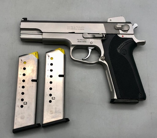 Smith And Wesson Model 1006 Semi Auto Pistol