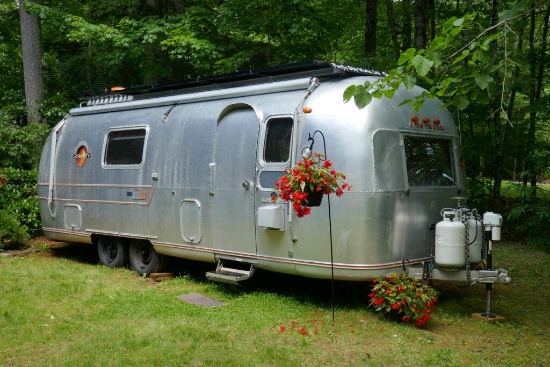 1969 Airstream Overlander International 27'