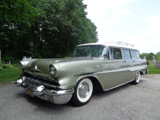 1957 Pontiac Star Chief Safari