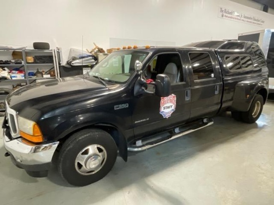 2001 Ford F-350 Pickup Truck