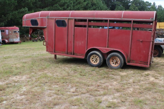 Two Horse w/ Tack Room