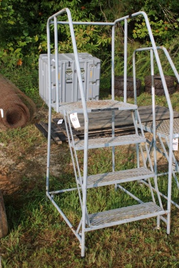 Metal Steps w/Hand Rail