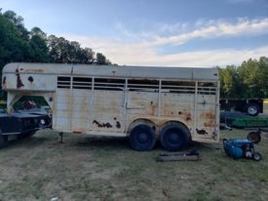 Livestock Trailer w/ Cut Gate and Storage over the Neck. BILL OF SALE ONLY