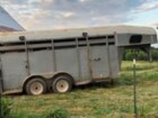 Gooseneck Livestock Trailer. New Tires