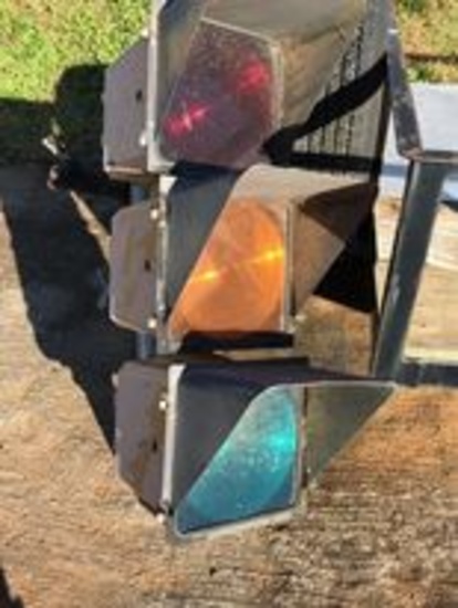 TRAFFIC LIGHT