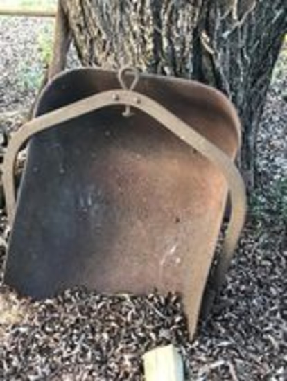 HORSE DRAWN DIRT SCOOP