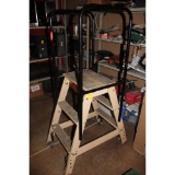 Step Ladder w/ Saftey Rail