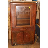 Antique Deco Chin Cabinet