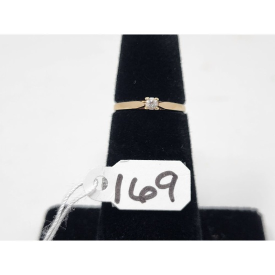 .8 g 10k Yellow Gold /CZ Size 4