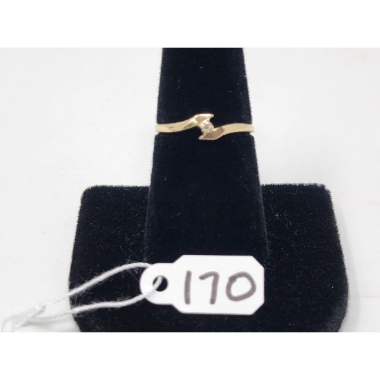 1.1g 10k Yellow Gold/Diamond Size 7