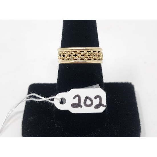 2.1g 10k Yellow Gold. Made in Peru. Size 7