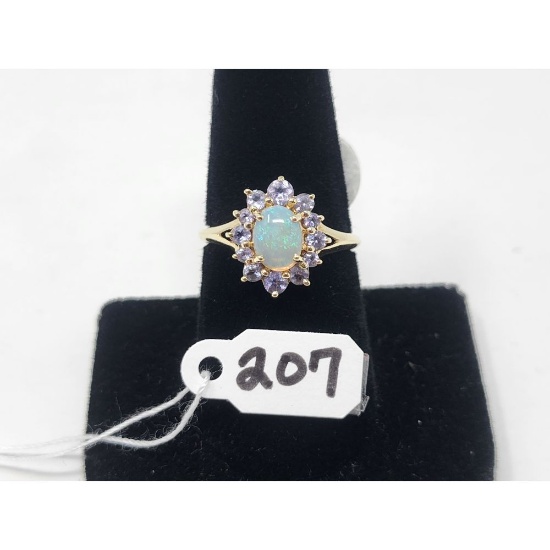 3.3g 14k Yellow Gold/Opal and Alexandrite Size 8