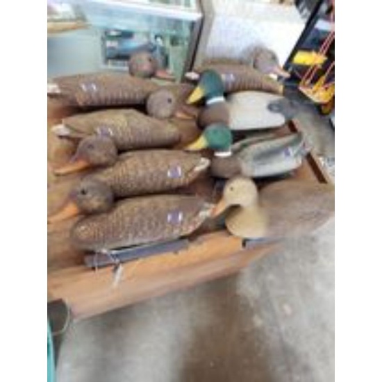 Eight Deco Ducks.
