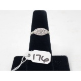 1.9g 10k White Gold/Diamond Size 5 3/4