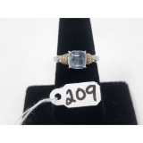 3.6g 18k Yellow Gold and .925 Silver/Unknown Stone Size 6 1/2