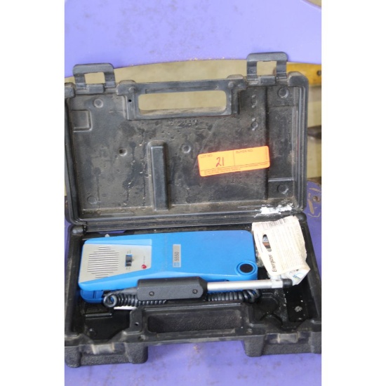 Halogen leak detector
