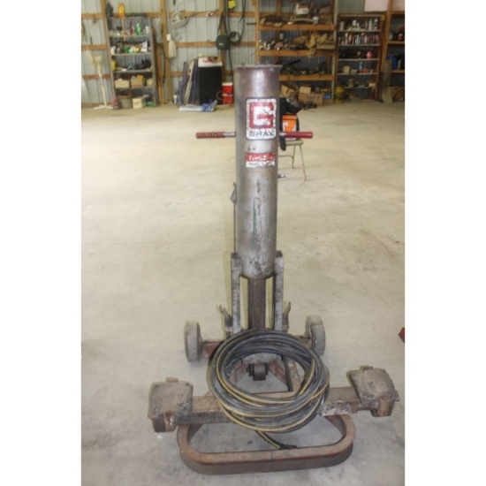 Gray Portamatic air lift with air hose