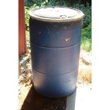 Plastic barrel with lid