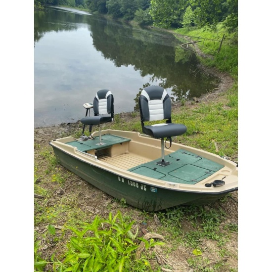 Fishing Boat. 11ft x 5ft. Trolling Motor Does Not Go With It. No Trailer. Pick Up In Fairmount GA.