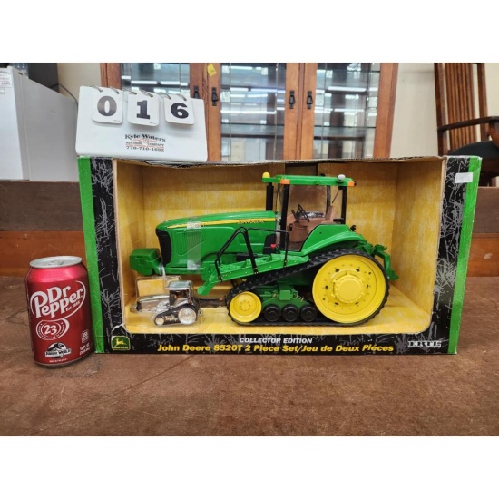 Ertl John Deere 8520I 2PC Set. 1:16