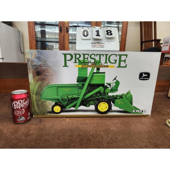 Prestige Collection John Deere 45 Combine 1:16