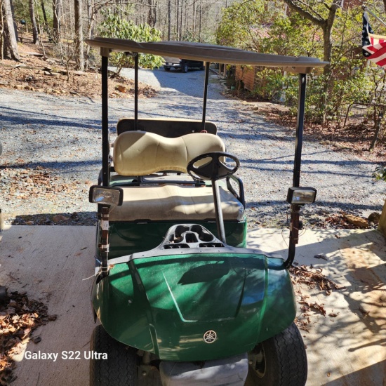 Yamaha Electric Golf Cart. Runs but Needs Batteries. Located in Ellijay GA.